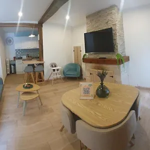 https://maison-de-rue-auch.midi-pyreneeshotels.com